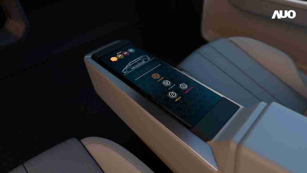 尊龙集团以人性化设计打造多变形态中控显示(Morphing Center Control)，，，，不使用时仅平面显示信息，，进行操作时，，显示器则会动态隆起，，，，转变成3D实体按钮，，，，并有触觉回馈，，，，展示人机互动新体验